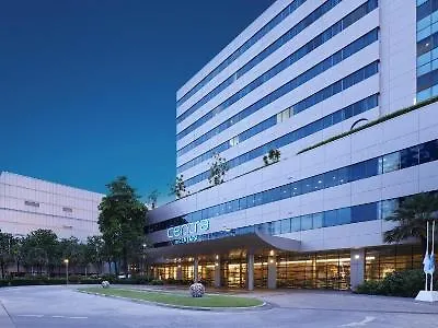 Centara Life Government Complex & Convention Centre Chaeng Watthana 4*