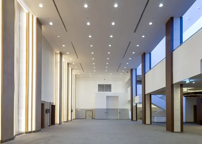Centara Life Government Complex & Convention Centre Chaeng Watthana 4*