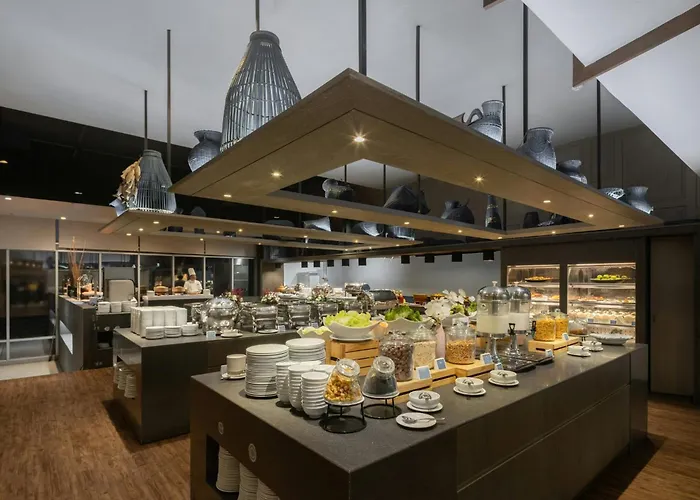 Centara Life Government Complex & Convention Centre Chaeng Watthana 4*