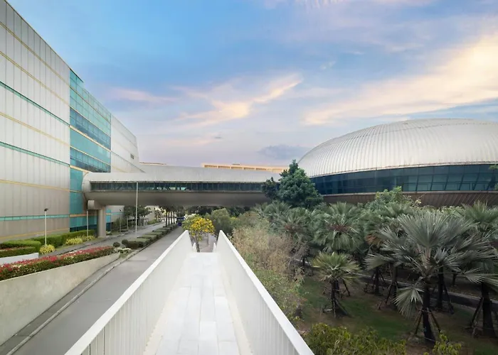 Centara Life Government Complex & Convention Centre Chaeng Watthana 4* Bangkok