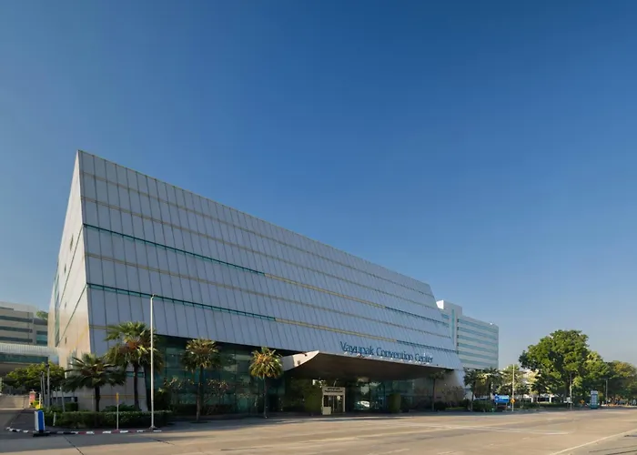 호텔 Centara Life Government Complex & Convention Centre Chaeng Watthana