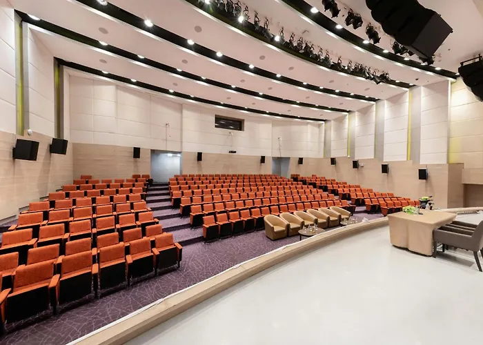 Centara Life Government Complex & Convention Centre Chaeng Watthana 4* 방콕